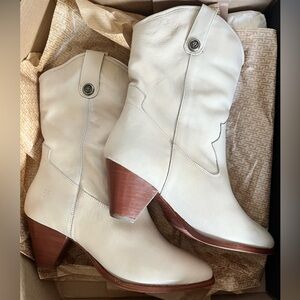 RARE Frye June White Short Cowboy Western Boots Size 10M Perfect Condition